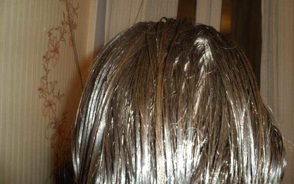 Репейное масло для волос помогает от выпадения волос